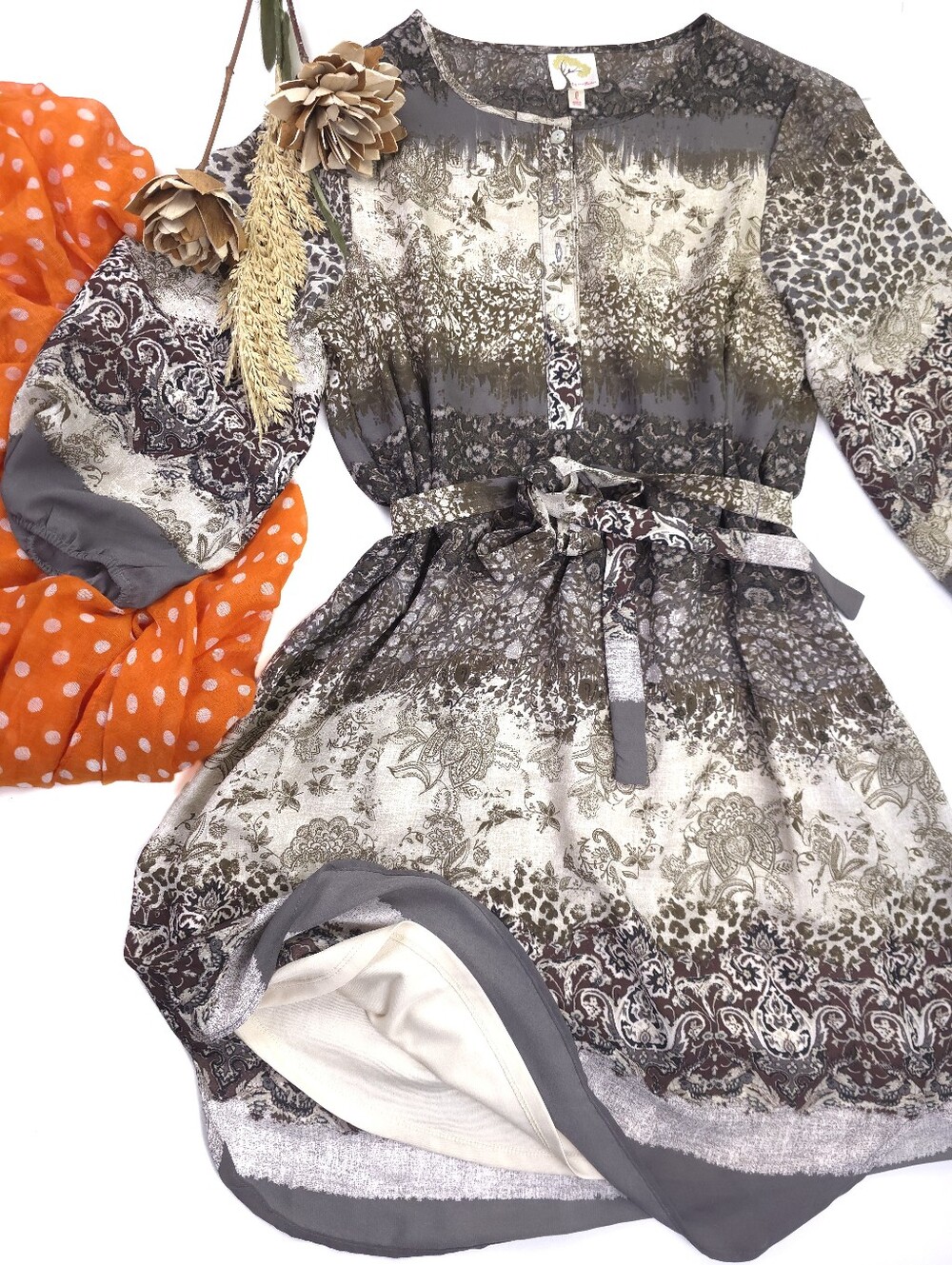 Anthropologie Fig Flower Belted Paisley Floral Dress in Gray & Cream Sz L